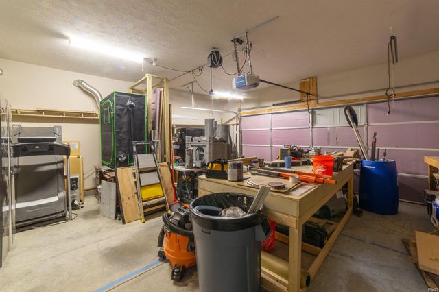 5735 Brookstone Drive, Newburgh, IN 47630