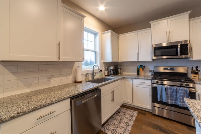 5735 Brookstone Drive, Newburgh, IN 47630