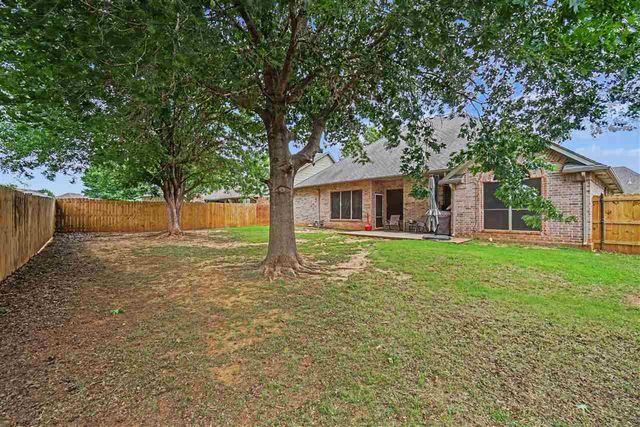 3104 NE Georgetown Ave, Lawton, OK 73507