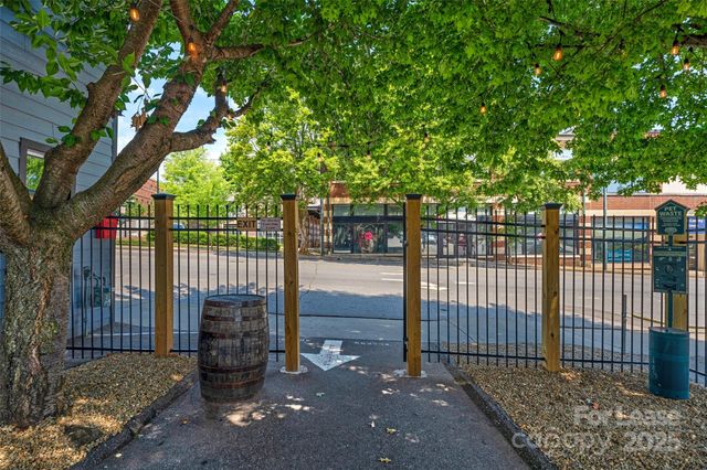 81 Coxe Avenue, Asheville, NC 28801