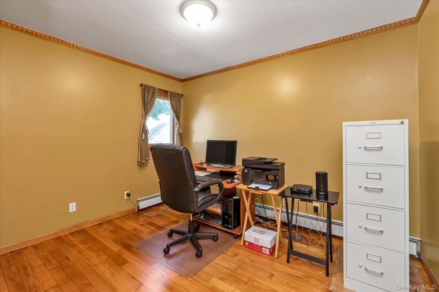 2 East Court, Bethpage, NY 11714