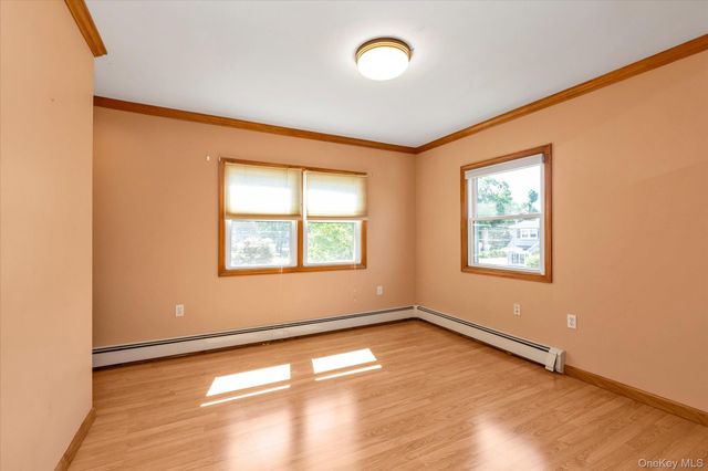 2 East Court, Bethpage, NY 11714