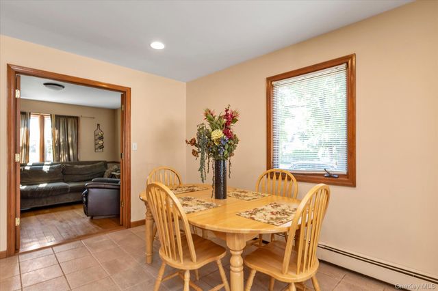 2 East Court, Bethpage, NY 11714
