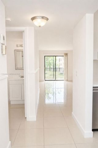 10405 Sunrise Lakes Blvd 205, Sunrise, FL 33322
