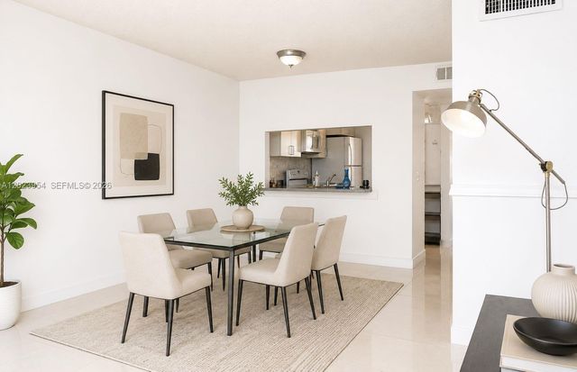 10405 Sunrise Lakes Blvd 205, Sunrise, FL 33322