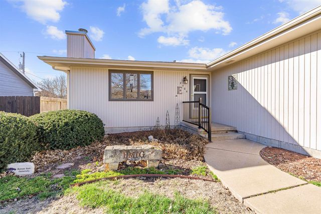 2406 Village Ln, Salina, KS 67401