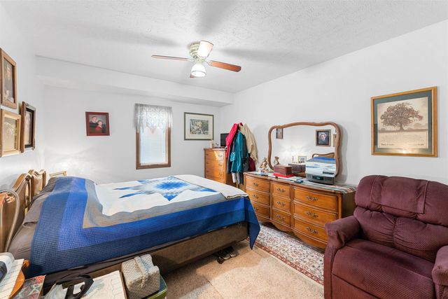 2406 Village Ln, Salina, KS 67401