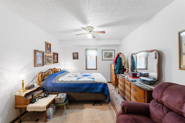 2406 Village Ln, Salina, KS 67401