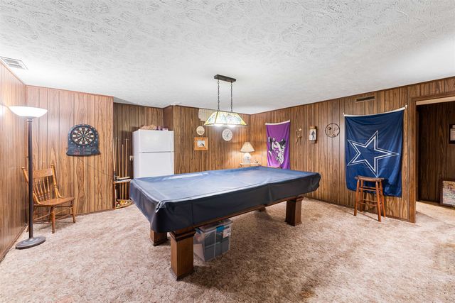 2406 Village Ln, Salina, KS 67401