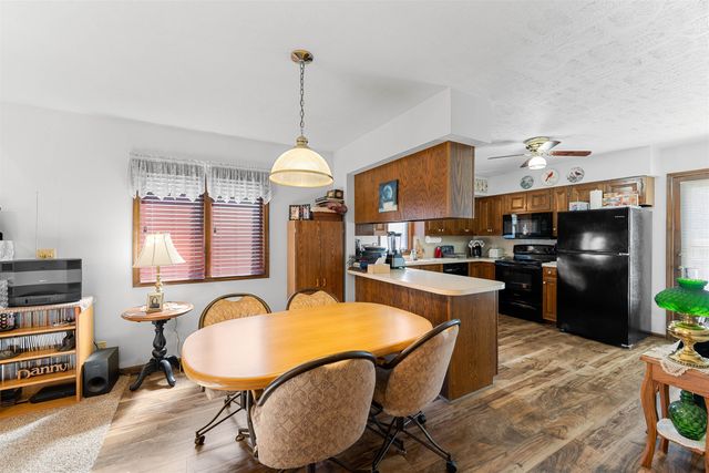 2406 Village Ln, Salina, KS 67401