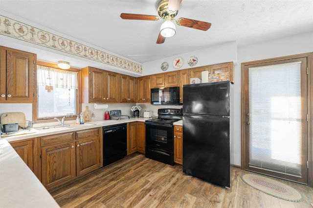 2406 Village Ln, Salina, KS 67401