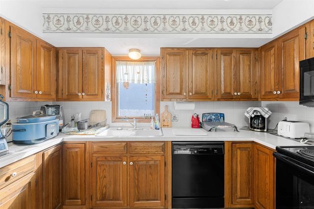 2406 Village Ln, Salina, KS 67401