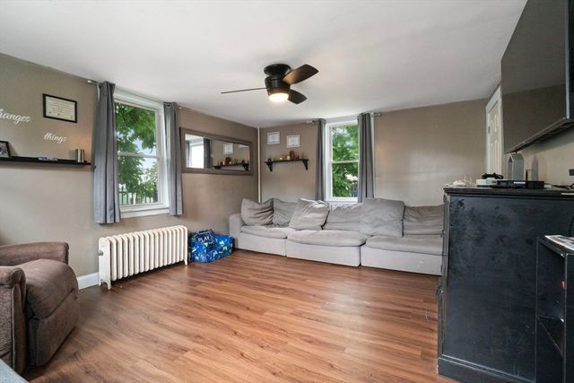 19 Suffolk St, Springfield, MA 01109