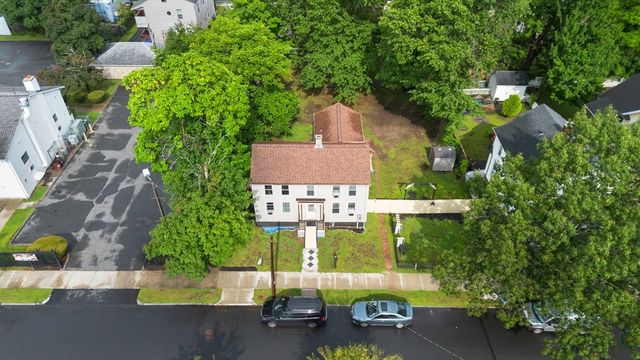 19 Suffolk St, Springfield, MA 01109