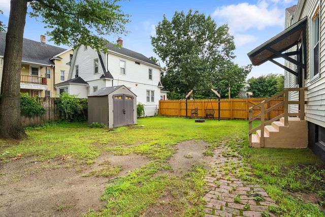 19 Suffolk St, Springfield, MA 01109
