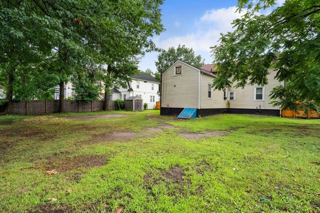 19 Suffolk St, Springfield, MA 01109