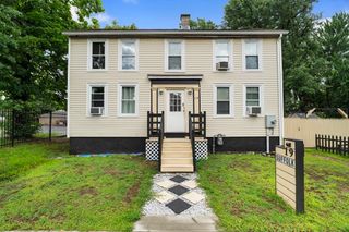 19 Suffolk St, Springfield, MA 01109