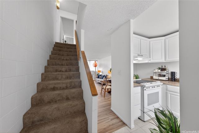 46-270 Kahuhipa Street A419, Kaneohe, HI 96744