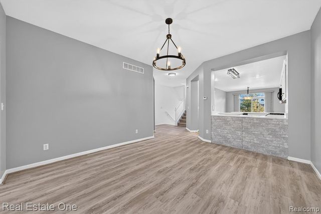 37508 Newburgh Park Circle, Livonia, MI 48152