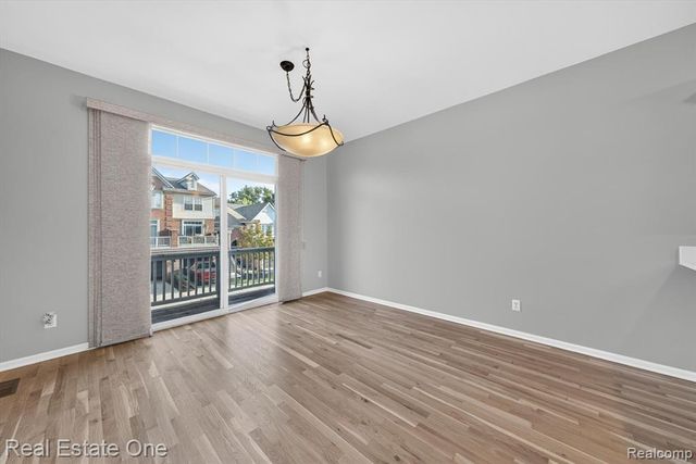 37508 Newburgh Park Circle, Livonia, MI 48152