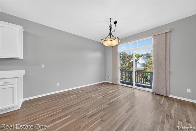 37508 Newburgh Park Circle, Livonia, MI 48152