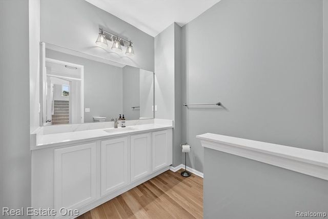 37508 Newburgh Park Circle, Livonia, MI 48152