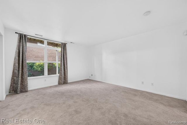 37508 Newburgh Park Circle, Livonia, MI 48152