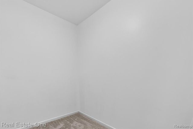 37508 Newburgh Park Circle, Livonia, MI 48152
