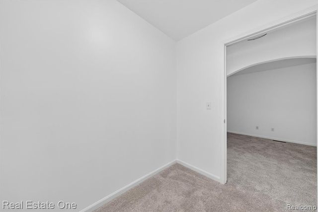 37508 Newburgh Park Circle, Livonia, MI 48152