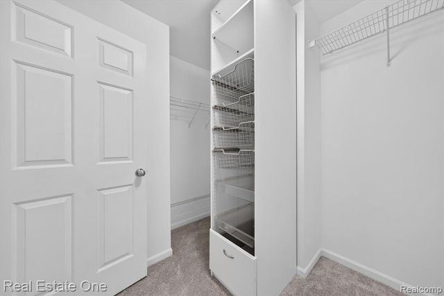 37508 Newburgh Park Circle, Livonia, MI 48152