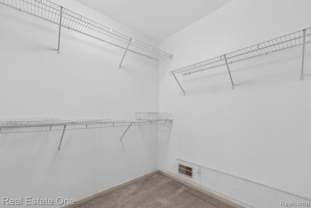 37508 Newburgh Park Circle, Livonia, MI 48152