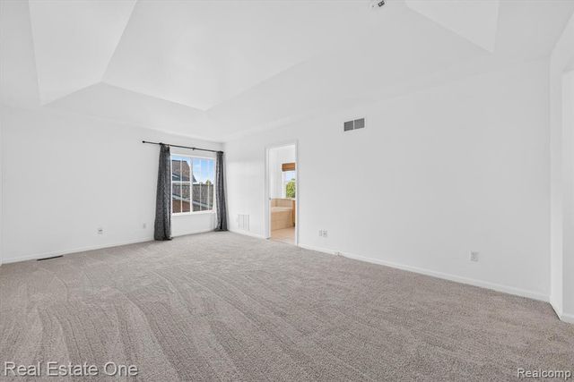 37508 Newburgh Park Circle, Livonia, MI 48152