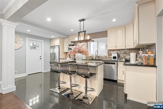 886-888 Degraw Avenue, Newark, NJ 07104