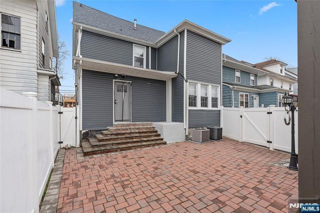886-888 Degraw Avenue, Newark, NJ 07104