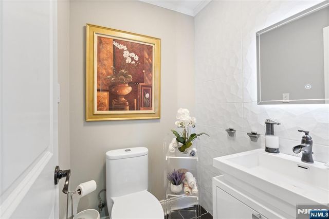 886-888 Degraw Avenue, Newark, NJ 07104