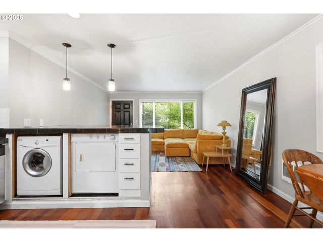 1515 Se 22ND Ave 8, Portland, OR 97214