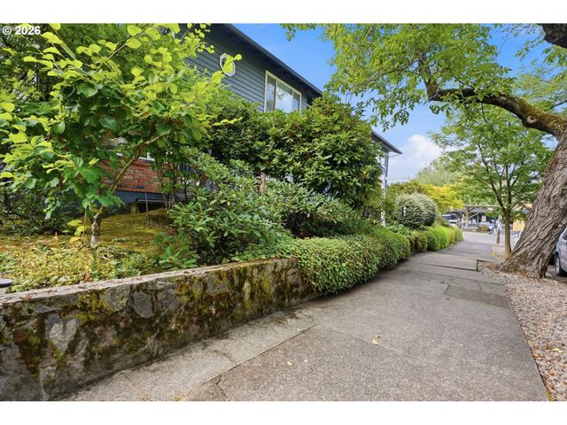 1515 Se 22ND Ave 8, Portland, OR 97214
