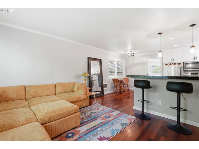 1515 Se 22ND Ave 8, Portland, OR 97214
