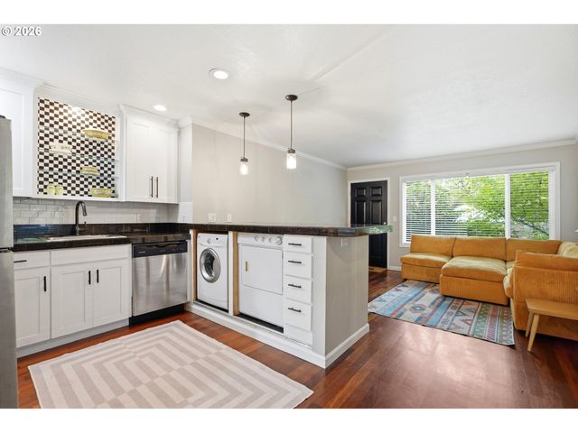 1515 Se 22ND Ave 8, Portland, OR 97214