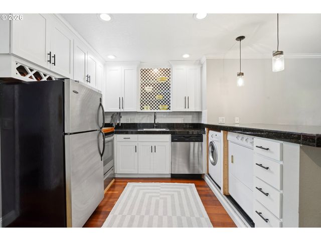1515 Se 22ND Ave 8, Portland, OR 97214