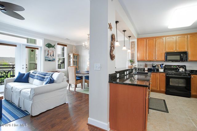 6813 Mayfaire Club Drive 302, Wilmington, NC 28405