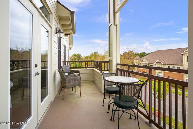 6813 Mayfaire Club Drive 302, Wilmington, NC 28405