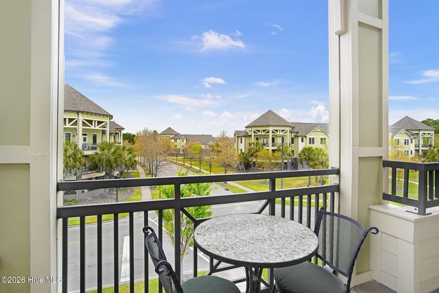 6813 Mayfaire Club Drive 302, Wilmington, NC 28405