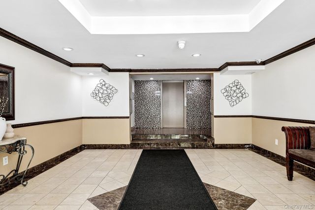 2035 Central Park Avenue 2V, Yonkers, NY 10710