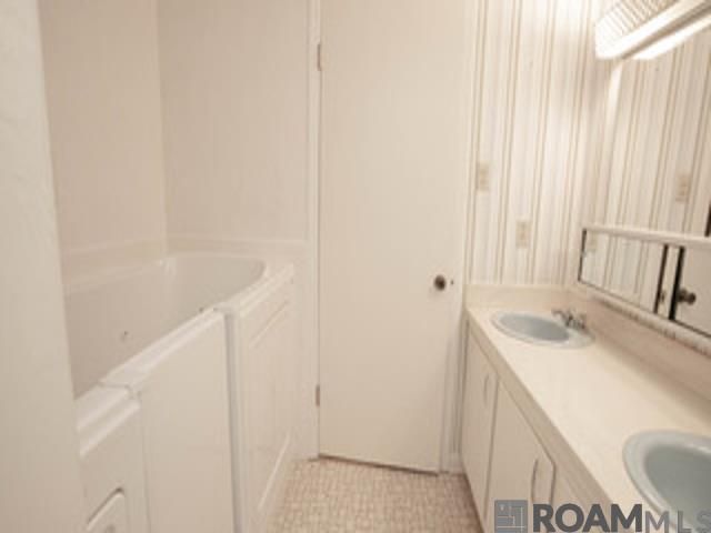 35000 Christy Dr, Donaldsonville, LA 70346