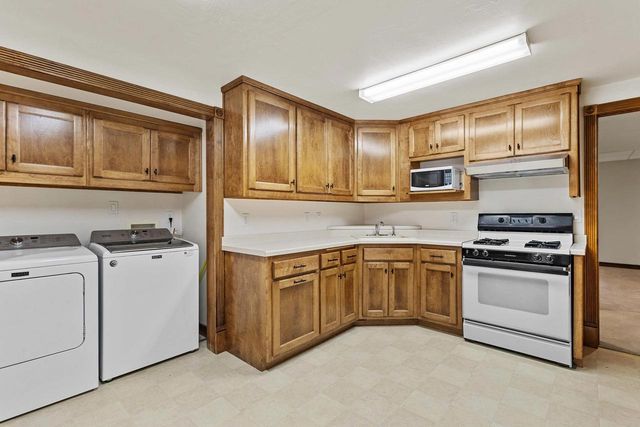 3121 SQUIRE COURT, Green Bay, WI 54313