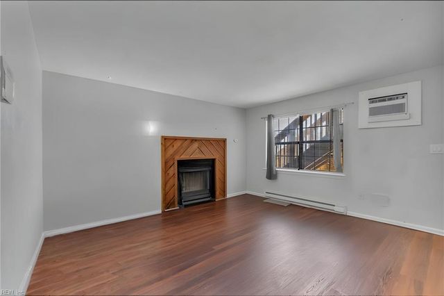 9532 5th Bay St Apt C, Norfolk, VA 23518