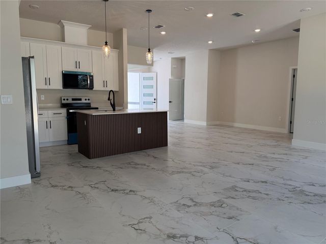 6636 N VARSITY AVE, Dunnellon, FL 34434