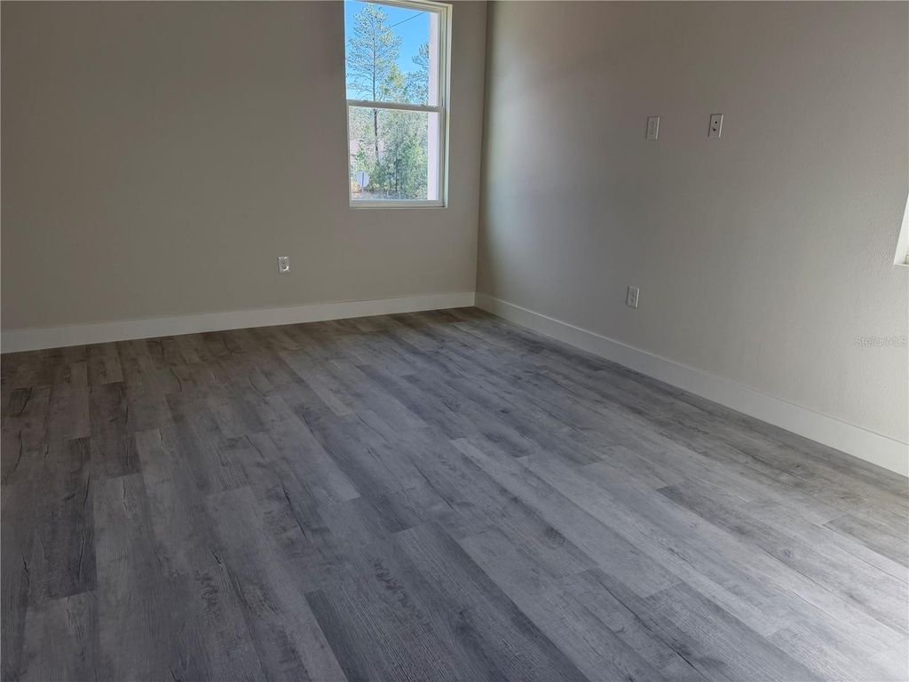 Image 11 of property listing at 6636 N VARSITY AVE, Dunnellon, FL 34434