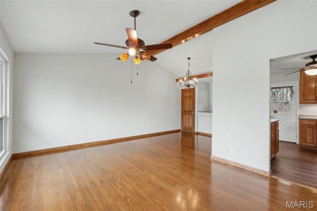 9639 Crestfield Lane, St Louis, MO 63126